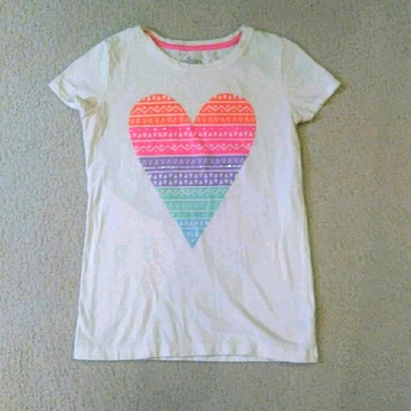Rainbow Tribal Pattern Heart T-shirt - Picture 1 of 3